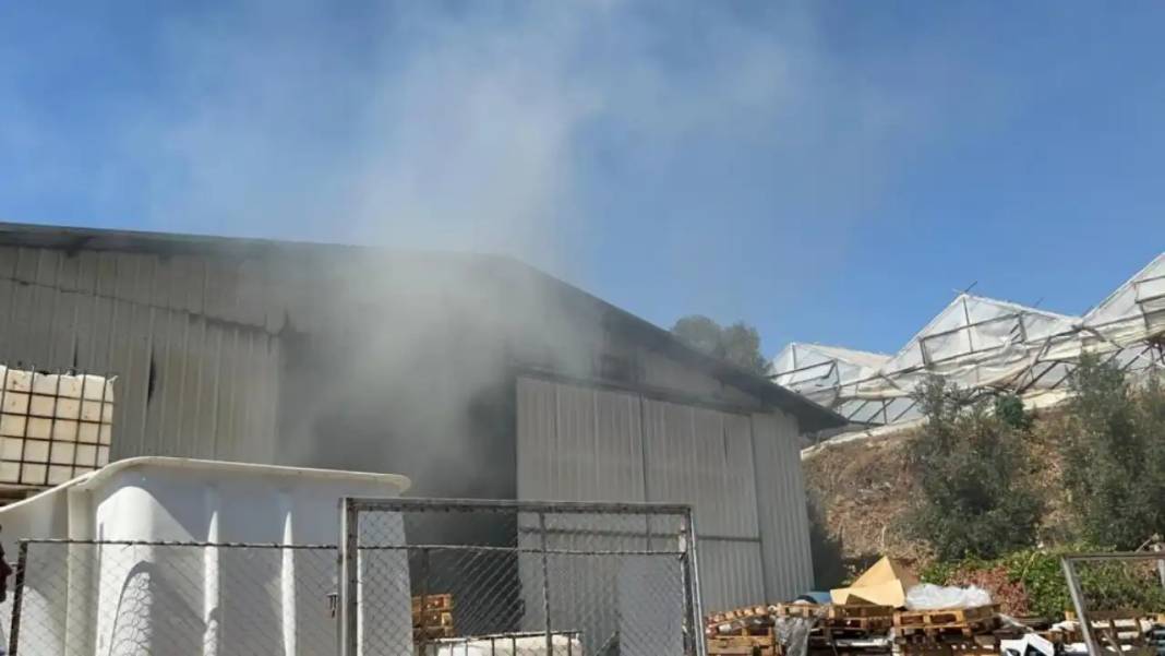 Serada Başlayan Alevler Kimyasal Deposuna Sıçradı 2